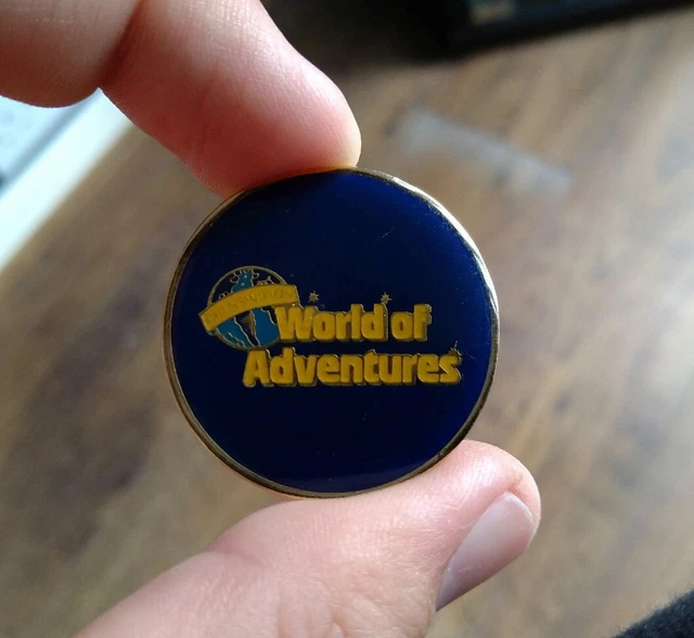 CHESSINGTON WORLD OF Adventures Vintage 80s 90s Logo Pin Badge £9.50