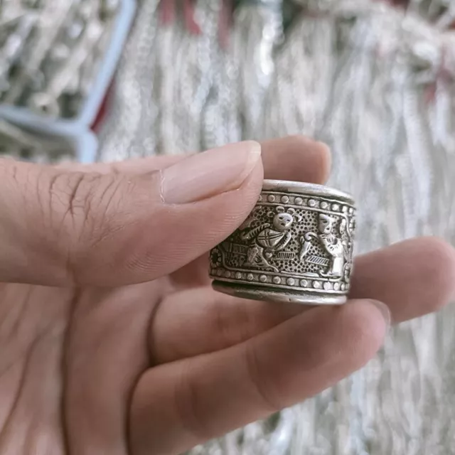 Exquisite Old Chinese tibet silver handcarved character Ring statue 90365
