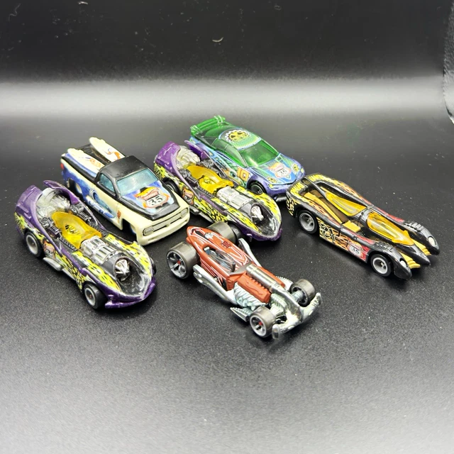 HOT WHEELS 2003 Highway 35 World Race Buitre Road Beasts #19/35 A
