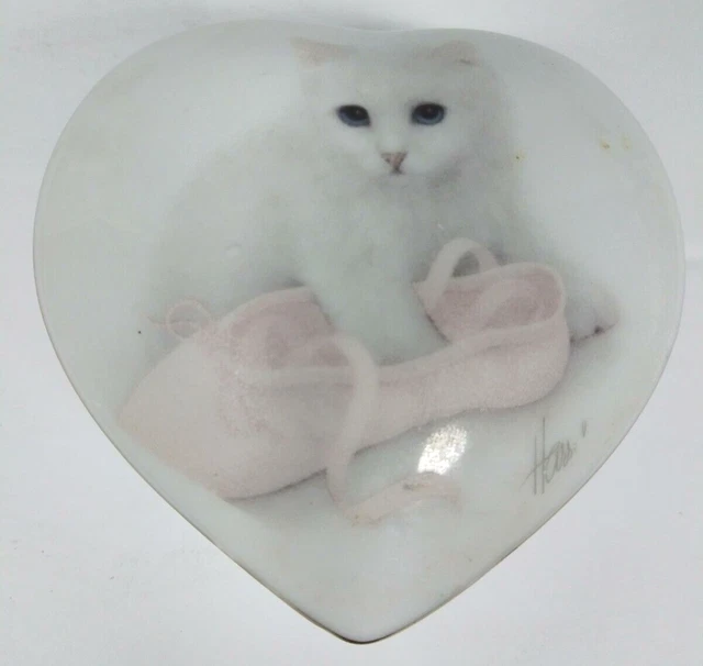 Vintage Otagiri Bob Harrison Cat Heart Shaped White Trinket Box