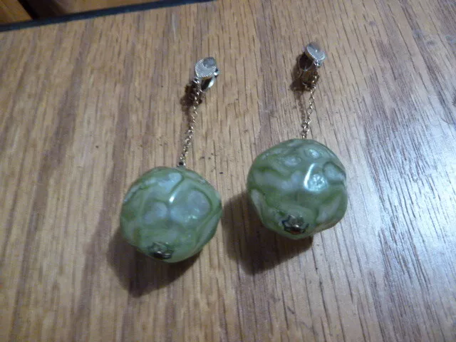 Lewis Segal Mid Century Modern Green Ball Clip On Earrings Mardi Gras St Patrick