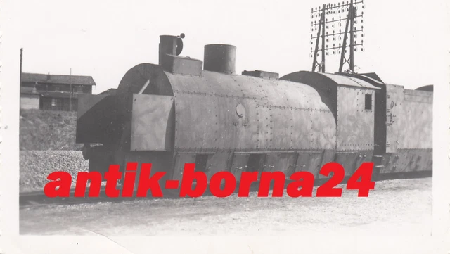 FOTO SOLDAT RUSSISCHER Beute Panzerzug Lokomotive Eisenbahn armoured ...