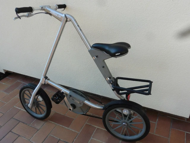 vélo de collection pliant STRIDA , bicyclette pliable en aluminium old bike