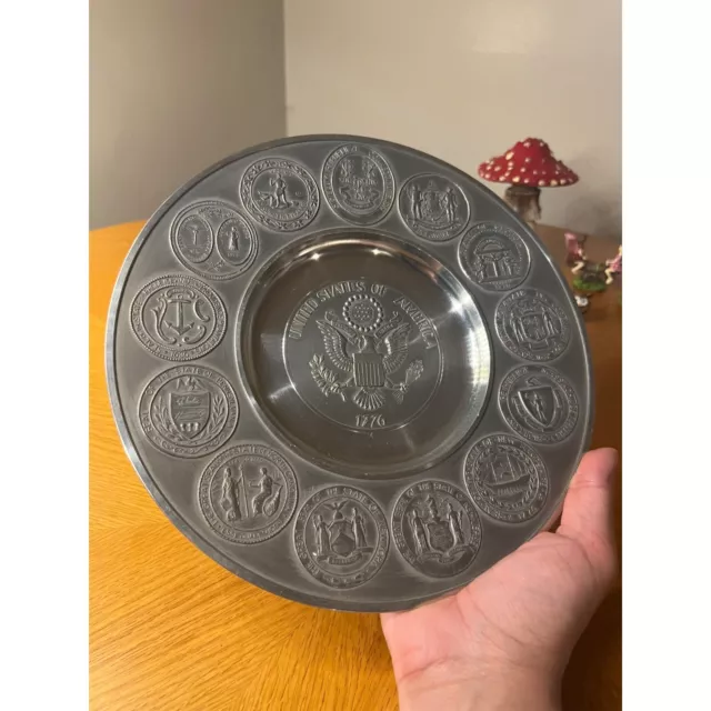 Vintage 10" PEWTER METAL PLATE United States of America thirteen colonies Art