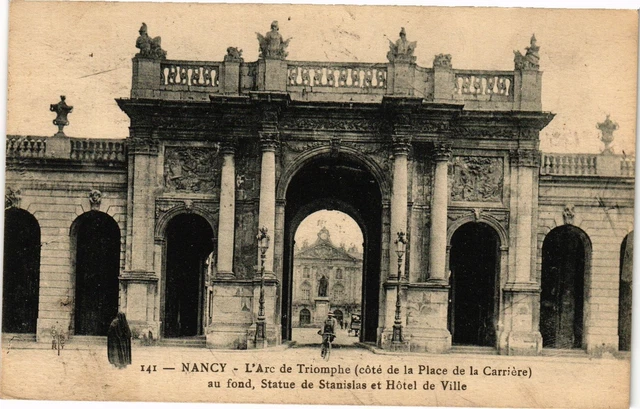 CPA Nancy-L'Arc de Triomphe-Statue de Stanislas et Hótel de Ville (187134)