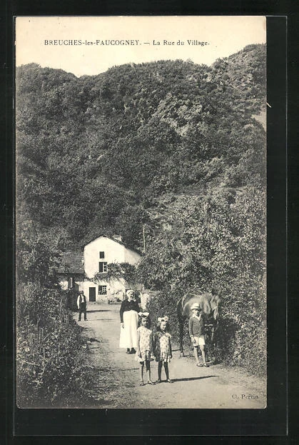 CPA Breuches-les-Faucogney, La Rue du Village
