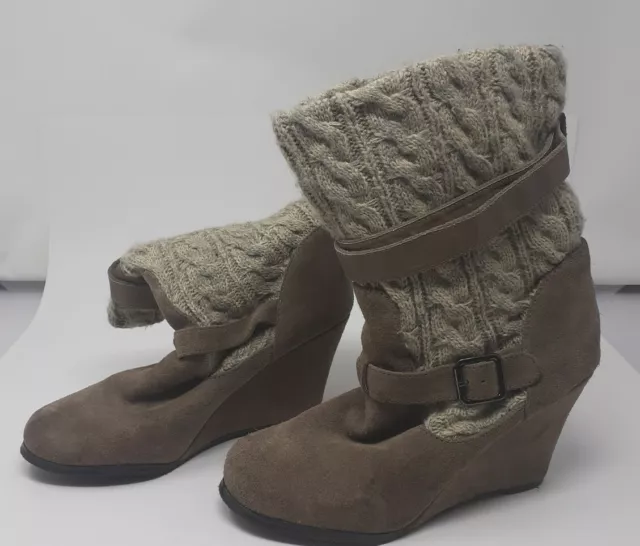 Steve Madden Women's P-Alpine Boots / Knit Wedge Size 8.5 Suede off tan