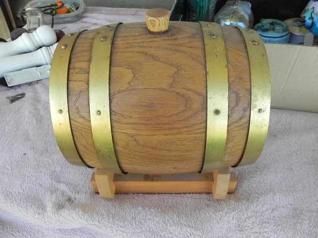 19cm tall x 24cm wide made in Italy 5lt wine barrel with tap and cork stopper 19cm tall x 24cm wide made in Italy 5lt wine barrel with tap and cork stopper