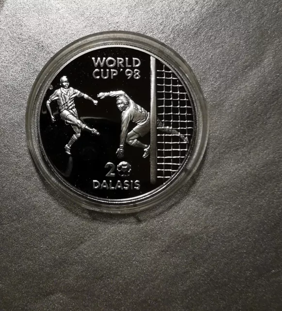 20 Dalasis 1996 Gambie Coupe Du Monde Du Football 1998 Monnaie En Argent.