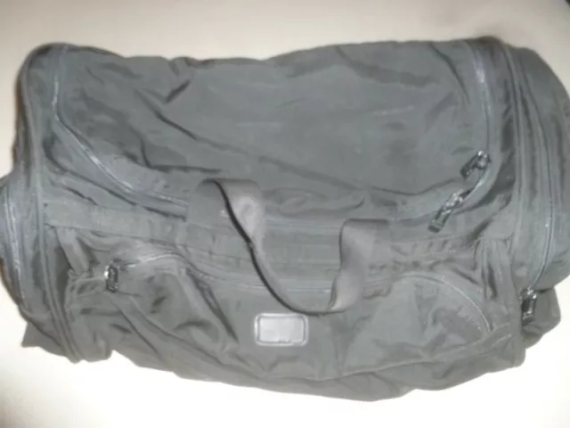Black Tumi 22" Duffle Gym Bag Shoulder Sport Business Travel Carry On Nylon