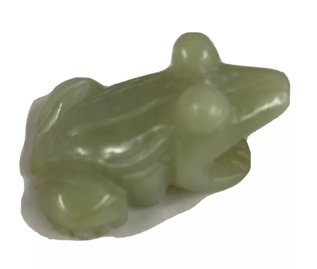 Vintage Carved Pale Light Green Jade FROG TOAD Figurine