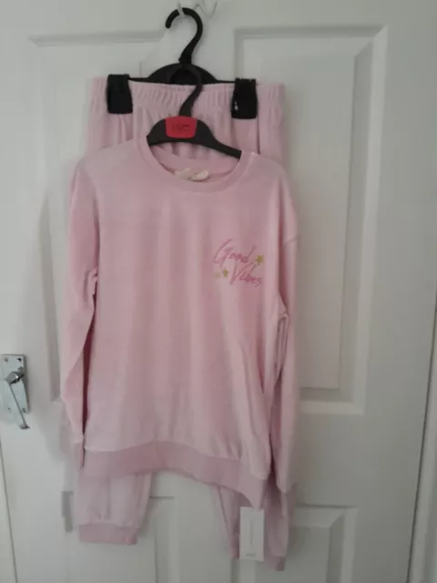 Set pigiami velluto rosa per bambina età 9-10 di Marks And Spencer nuovi con etichette