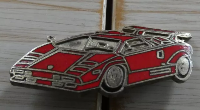 Beau Petit Pin's Voiture Lamborghini Countach Egf