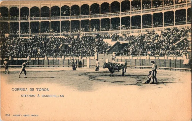 vintage postcard - Spain Bullfighting Corrida de toros Citando á Banderillas