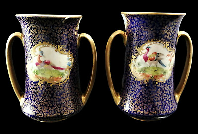 Royal Doulton Un Paire De Double à Poignées Vases, Signé N.Keates, Robert Allen
