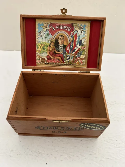 A. Fuente Varnished Wood Short Story EMPTY Cigar Box with Clasp