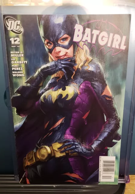 Batgirl #12 (DC Comics, September 2010) Artgerm Cover, Newsstand, High Grade