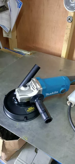 *PLEASE READ DESCRIPTION*Makita 9"/230mm Floor Grinder Dust Cowl.