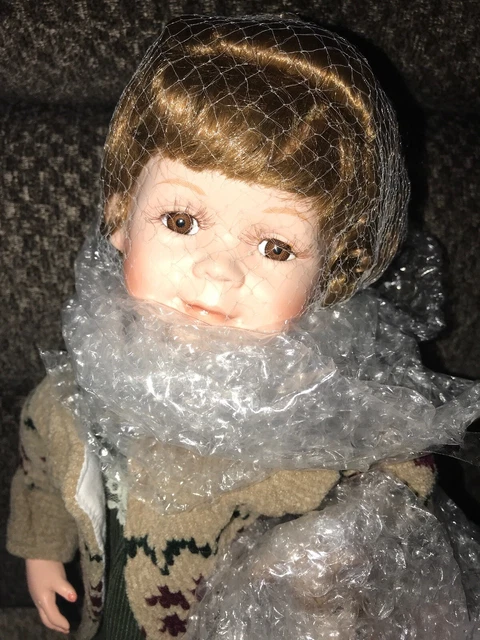 NIB ~ 16" JENNIFER HERITAGE SIGNATURE COLLECTION Porcelain Doll w/teddy bear 2