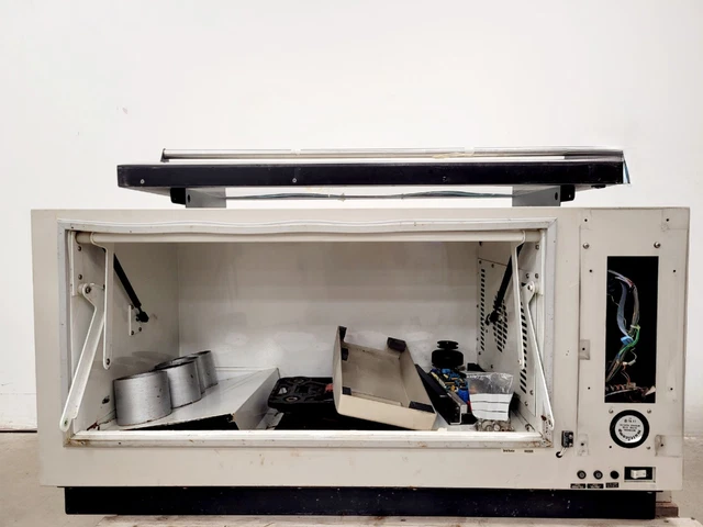 New Brunswick Scientific Incubator Shaker Model - Innova 4430 Lab Spares/Repair
