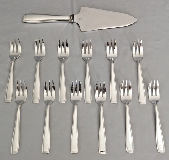 12 fourchettes à gateaux métal argenté orfèvre Boulenger décor filet coquille French silver-plated pastry cake forks 14,6cm - France