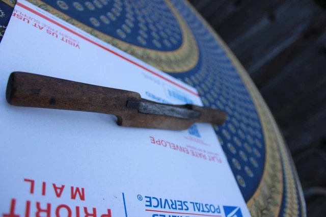 Vintage  Wooden Spoke Shave Antique Tool Draw Knife Plane, Cast Steel. 2