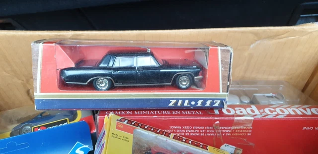 ZIL 117 Novoexport échelle 1/43 – Noire – Miniature Voiture Russie