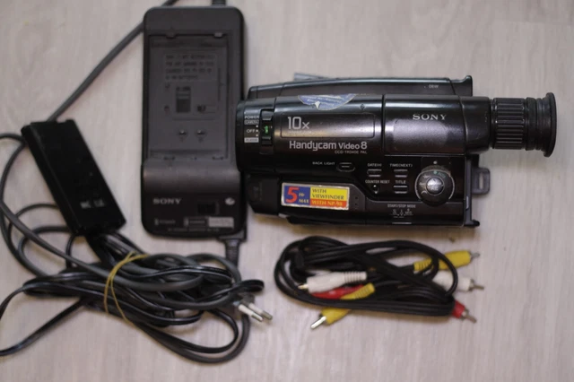 Camescope Sony Handycam CCD-SC6E – Digital8 – PAL – Argenté – Occasion