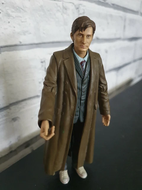 thumbnail image 2 of David Tennant As The 10th Doctor - Doctor Who Action Figure 5.5" Loose #R3 2 of 6