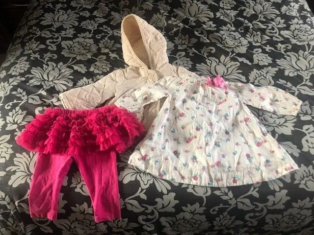 Pacchetto abbigliamento 3 pezzi bambina Baby Gap - da 6 a 12 mesi - cappotto, abito, leggings
