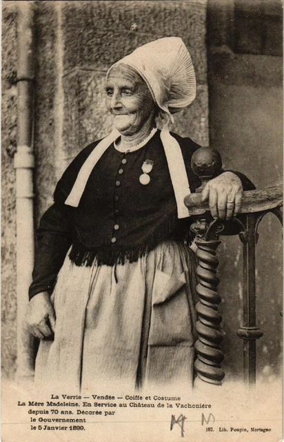 CPA La Verrie - Vendée - Coiffe et Costume - Folklore - Types (482753)