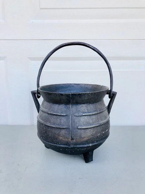 Antique Cast Iron 3-LEG Cauldron Bean Pot Gypsy Kettle Hand Forged Handle