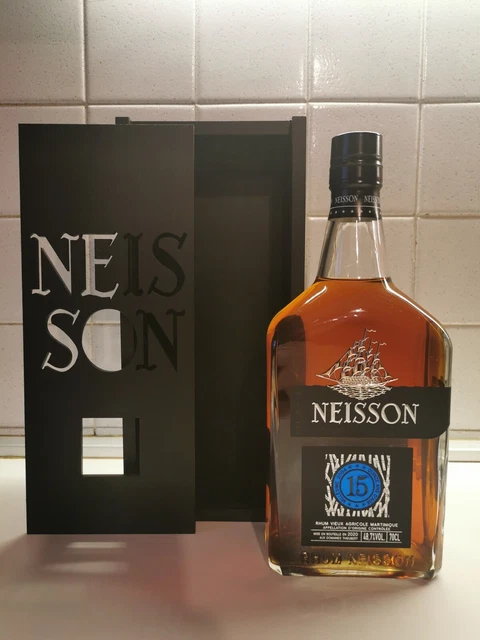 Rhum Vieux Agricole Martinique Neisson 15 ans / / 48,7% / 0,7L / batch 3 / box