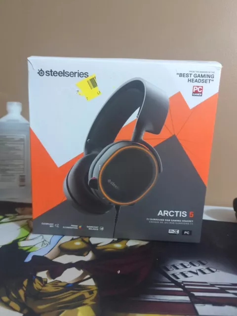 SteelSeries Arctis 5 ( ONLY HEADSET & Hinge Issue) READ DISC