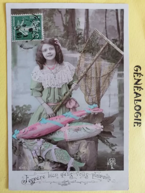 CPA Photo FANTAISIE 1er Avril POISSON d' Avril Jeune Fille Pêcheuse April fish