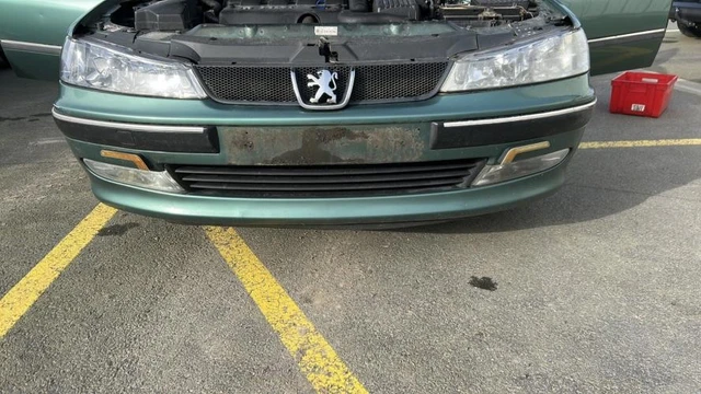 Pare-choc Avant Peugeot 406 Phase 1 (réf 7401E9) - Gris Clair, Occasion