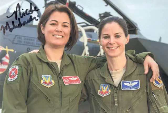 Nicole Malachowski 1st Female Thunderbird Pilot Hand Signed 4x6 Photo TC46-231