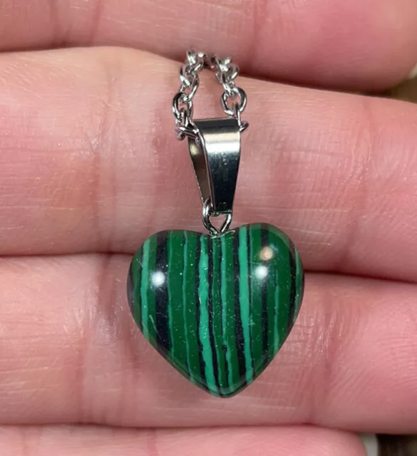 Malachite gemstone necklace heart shaped pendant green 18” silver tone chain *