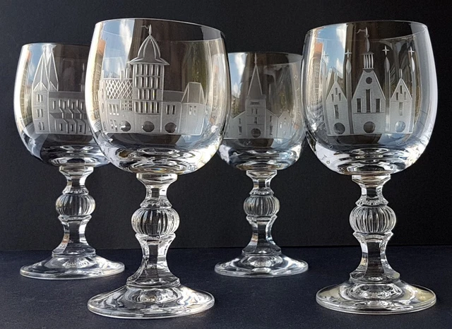 4 Verres Avec Différent Affichage, Coupé à la Main, Um 1950 L228