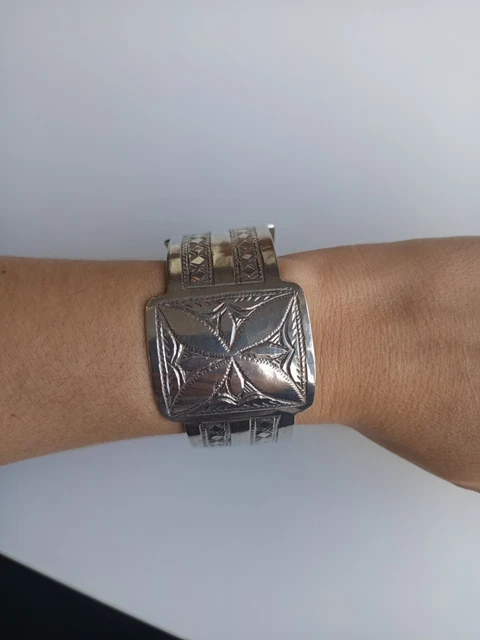 Lot De 2 Bracelets Berbères Anciens En Argent – Jonc Ethnique Serpent