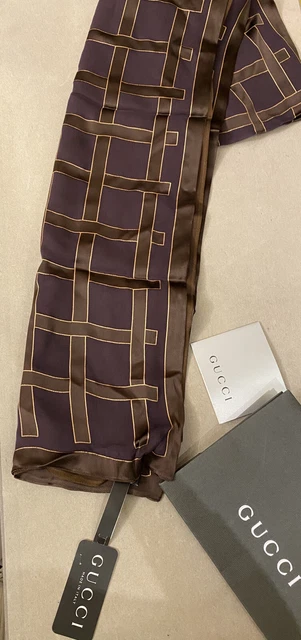 Gucci foulard 100%silk made in Italy 160x27Cm. neuf et authentique