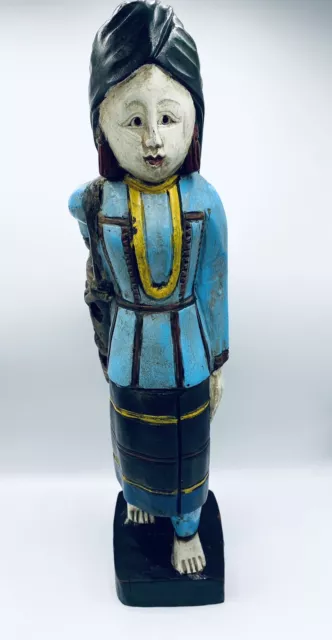 Große Figur Frau mit Korb Holz Geschnitzt Handbemalt Kunsthandwerk Vintage