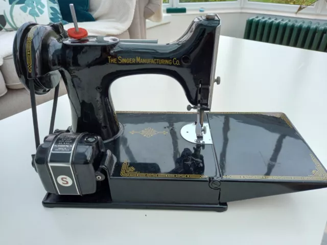 Máquina de coser peso pluma Singer 221k - repuestos o restauración