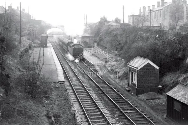 PHOTO BR British Railways Station View  at Thongsbridge in 1959