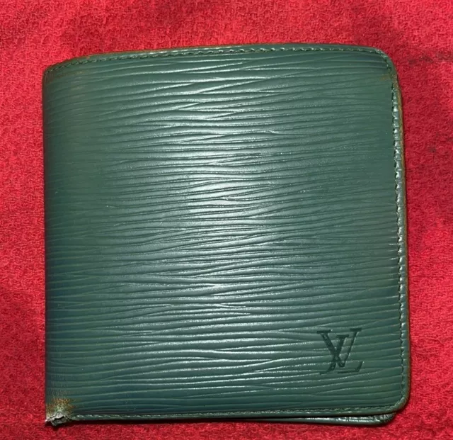 Vintage Louis Vuitton Green Epi Marco Leather Bifold Wallet/MI0972