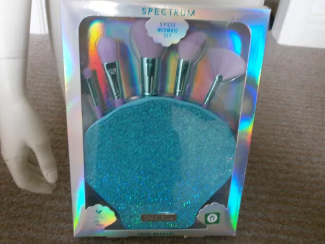 Spectrum 5 Piece Mermaid Set Brush & Clam Shaped Pouch BNIB