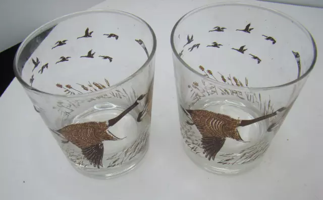 Set of 2 Vintage Libbey Glass Canadian Geese Hunting Lodge Bar Whiskey Glasses