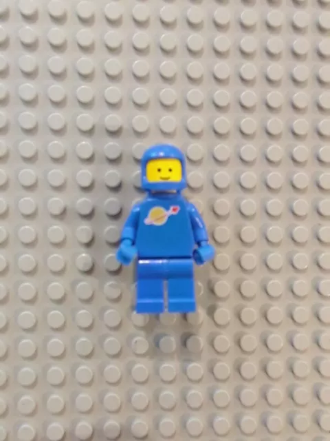 Lego Blue Spaceman Minifigure Classic Space Vintage 6940 6805 6808 6702