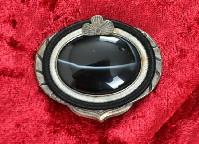 Langani brooch best sale