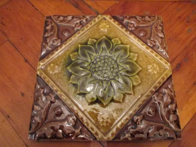 Floral Victorian Tile
